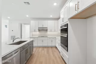 Photo #3: 7012403 Listing 