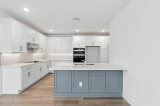 Photo #4: 7012403 Listing 