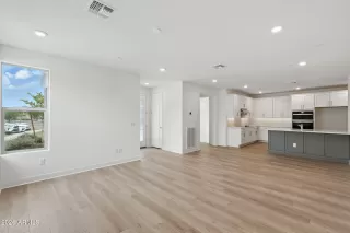 Photo #5: 7012403 Listing 