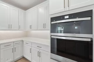 Photo #6: 7012403 Listing 