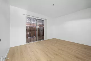 Photo #5: 7012437 Listing 