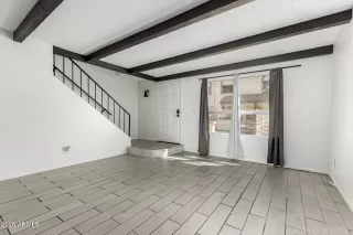 Photo #3: 7012471 Listing