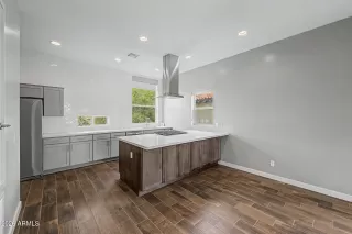 Photo #5: 7012697 Listing 