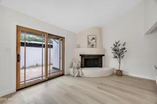 Photo #4: 7012764 Listing