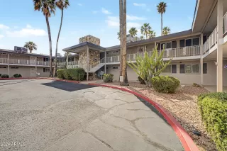 Photo #1: 7012889 Listing