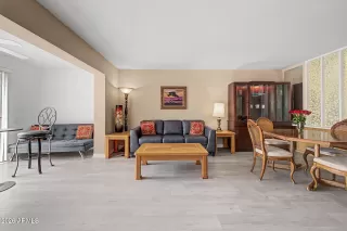 Photo #3: 7012889 Listing