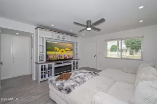 Photo #4: 7012987 Listing