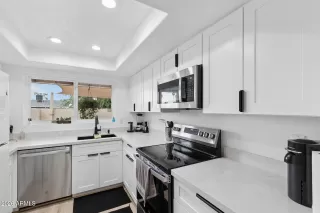 Photo #4: 7012989 Listing