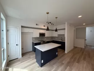 Photo #6: 7013065 Listing 