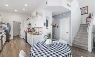 Photo #5: 7013320 Listing 