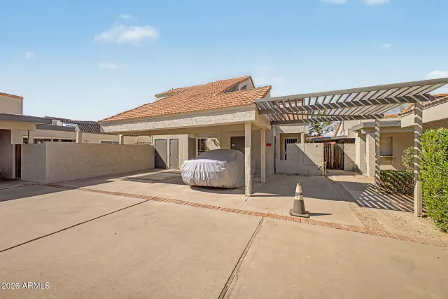 MLS: 7013448 Condo For Sale