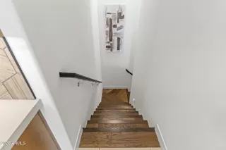 Photo #6: 7013670 Listing 