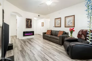 Photo #4: 7013700 Listing