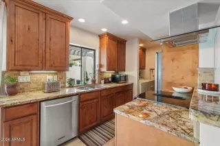 Photo #2: 7013730 Listing 