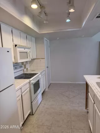 Photo #5: 7013793 Listing