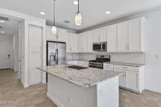 Photo #3: 7013856 Listing