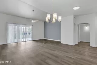 Photo #4: 7014077 Listing