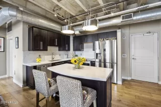 Photo #3: 7014390 Listing