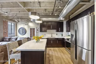 Photo #6: 7014390 Listing