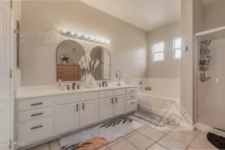 Photo #4: 7014403 Listing