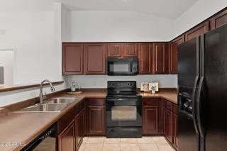 Photo #4: 7014528 Listing