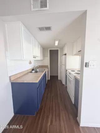 Photo #6: 7014608 Listing 