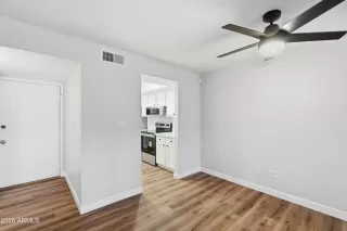 Photo #3: 7014718 Listing