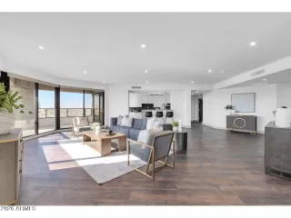 Photo #2: 7014814 Listing 