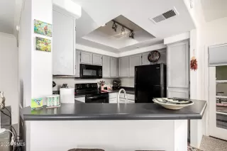 Photo #5: 7014838 Listing 