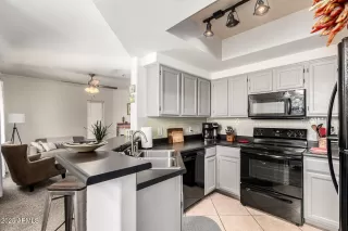 Photo #6: 7014838 Listing 