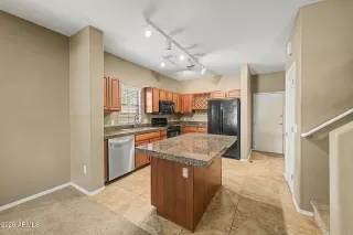 Photo #5: 7015392 Listing 