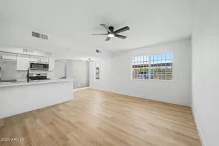 Photo #5: 7015537 Listing 