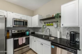 Photo #3: 7015649 Listing 