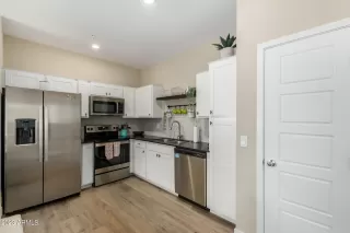 Photo #5: 7015649 Listing 