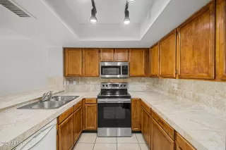 Photo #6: 7015791 Listing 