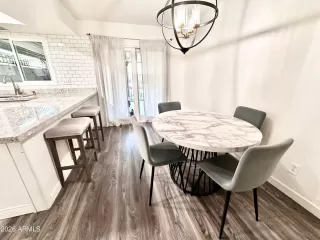 Photo #5: 7015798 Listing 