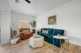 Photo #6: 7015946 Listing 