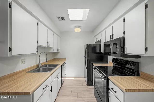 MLS: 7016099 Condo For Sale