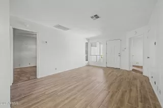 Photo #3: 7016099 Listing 