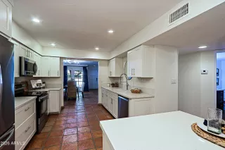 Photo #4: 7017495 Listing 