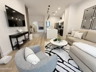 Photo #2: 7017511 Listing 