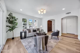 Photo #6: 7017646 Listing 