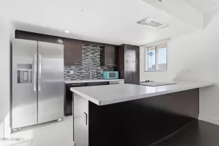 More Details about MLS # 7017649 : 1901 E MISSOURI AVENUE 204#204