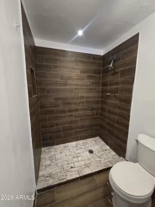 Photo #6: 7017758 Listing 