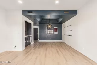 Photo #6: 7018711 Listing 