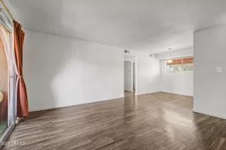 Photo #5: 7018806 Listing 