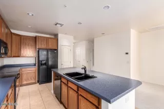 Photo #5: 7018929 Listing 