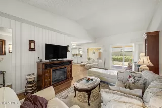 Photo #3: 7019427 Listing 