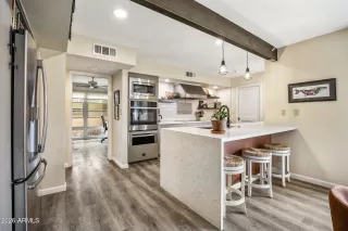 Photo #6: 7019546 Listing 