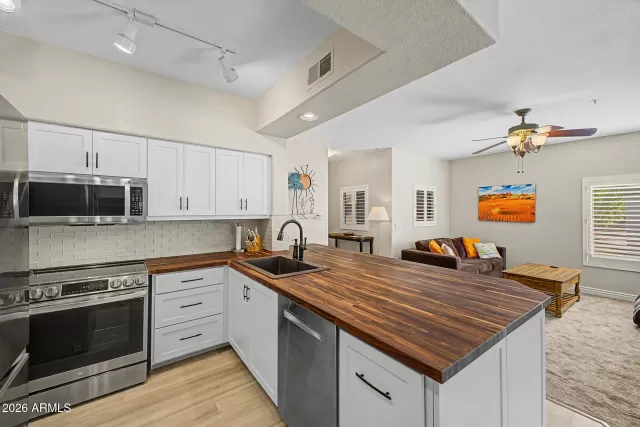 MLS: 7019648 Condo For Sale